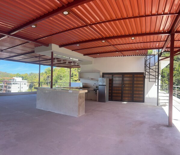 Terrace/patio - Edificio La Paz Accommodation in the bay (pet-friendly) (Puerto Vallarta)