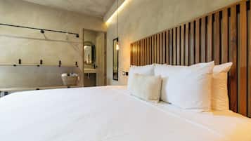Family Suite | 1 bedroom, in-room safe, free WiFi, bed sheets