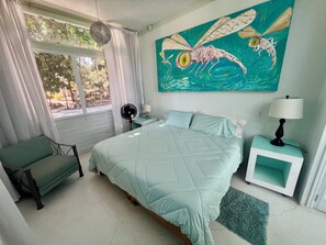 4 bedrooms, iron/ironing board, WiFi, bed sheets