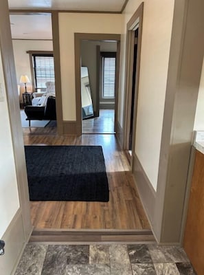 2 bedrooms, iron/ironing board, travel crib, free WiFi - ELEGANTLY RESTORED HISTORICAL 2-BEDROOM STAY NEAR PSU (Centre Hall)