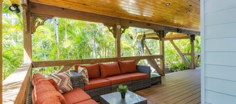 Charming Beachside 3BR Bungalow with hot tub