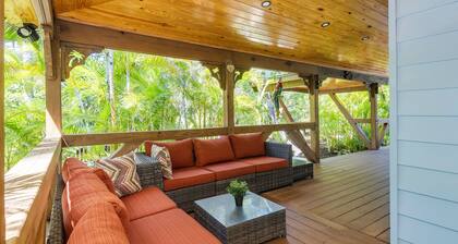 Charming Beachside 3BR Bungalow with hot tub
