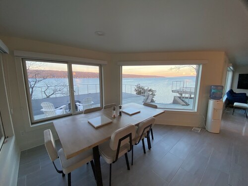 Gorgeous 4-bedroom Lake House Just Minutes from Cornell University