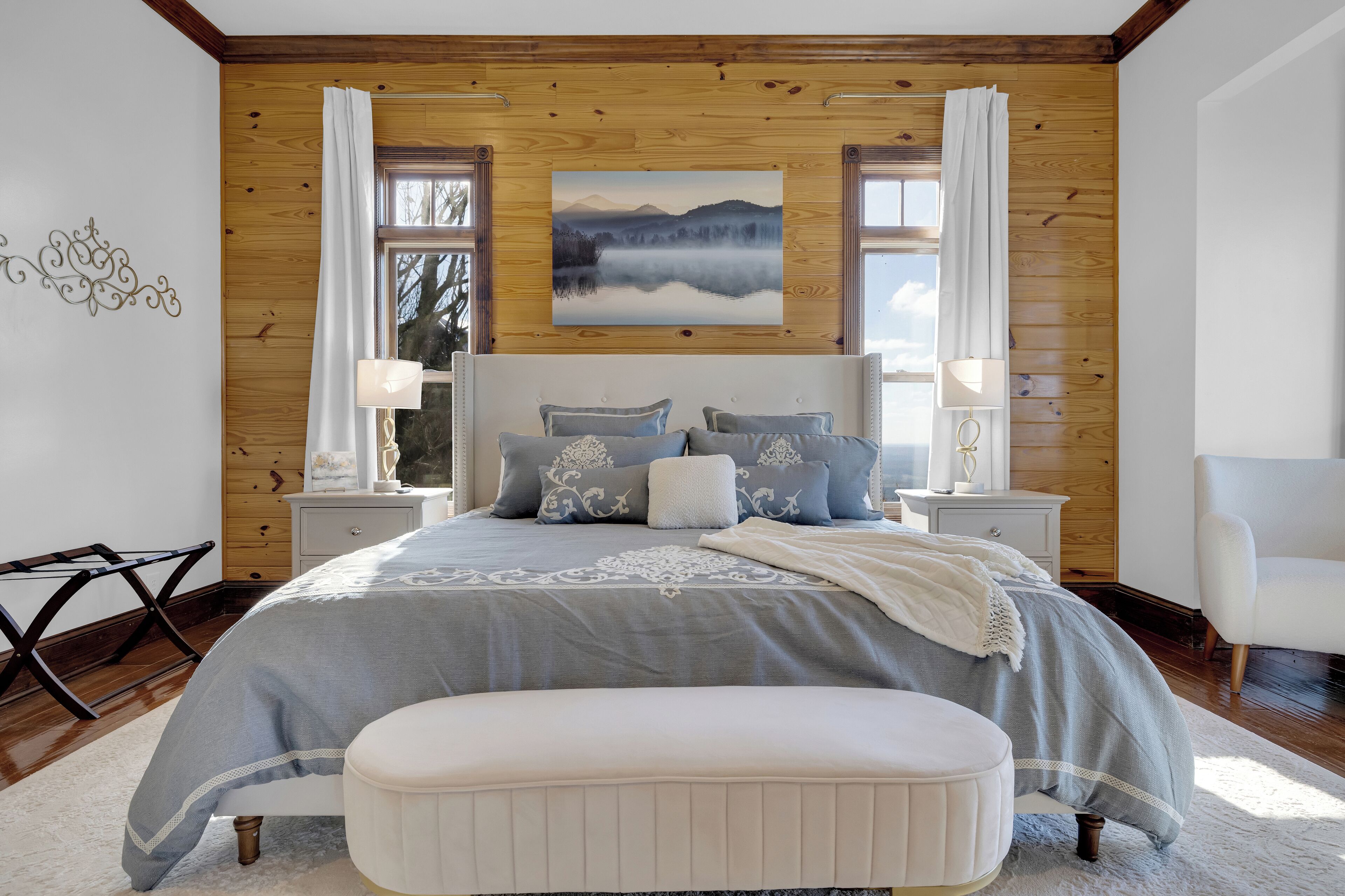 6 bedrooms, iron/ironing board, WiFi, bed sheets