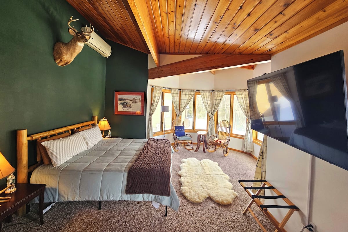 Deer Room at Bear Mountain Lodge | Roupas de cama premium