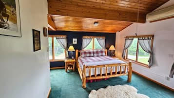 Moose Room at Bear Mountain Lodge | Premium bedding, memory foam beds, individually furnished