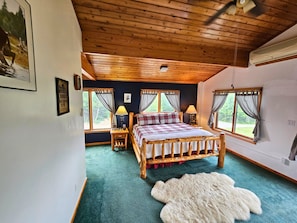 Moose Room at Bear Mountain Lodge