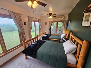 Room - Bear Mountain Lodge (Robbinston)