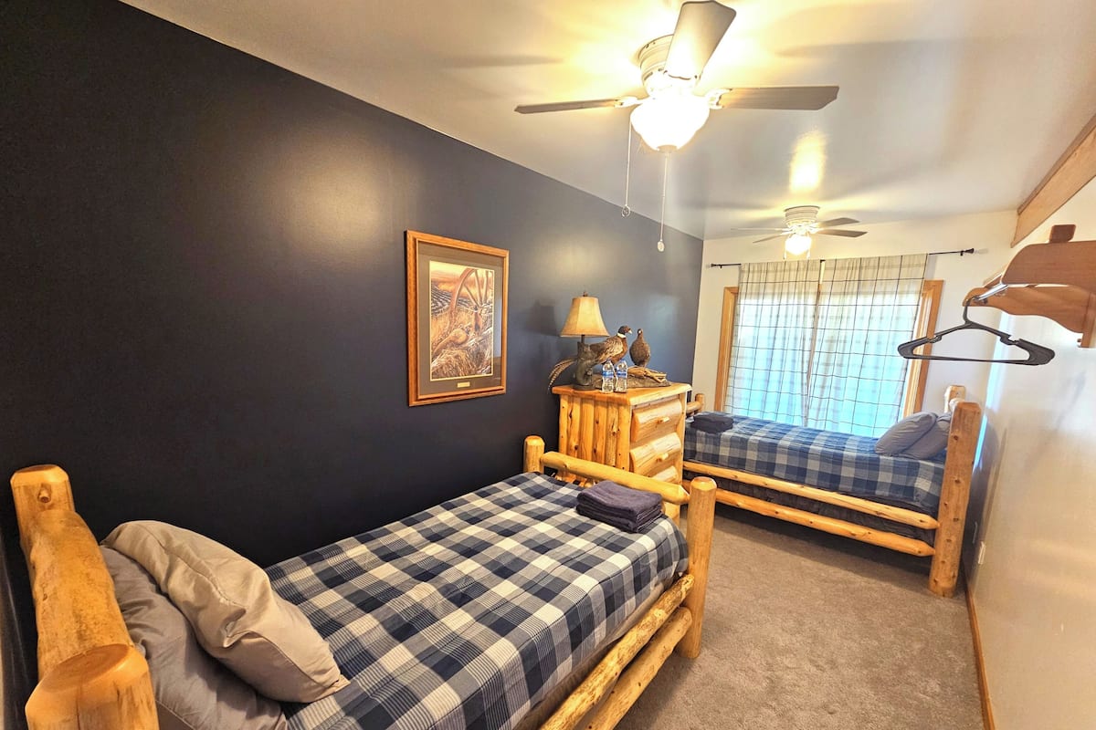 Sängtillbehör av högsta kvalitet, memory foam-madrasser och unika möbler