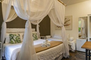 Economy Suite, 1 Queen Bed, Non Smoking, Air conditioning | Free WiFi, bed sheets - Pousada Magias de Paraty (Paraty)