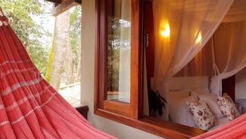 Economy Suite, 1 Queen Bed, Non Smoking, Air conditioning | Free WiFi, bed sheets