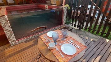 Sudah termasuk sarapan prasmanan setiap hari