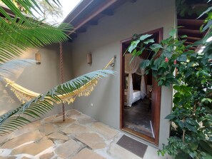 Economy Suite, 1 Queen Bed, Non Smoking, Air conditioning | Lanai