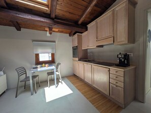 Geladeira, fogão, cooktop, lava-louças