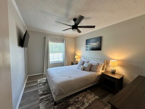 3 chambres, fer et planche à repasser, Wi-Fi gratuit, draps fournis