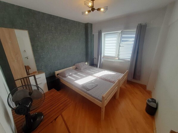 1 bedroom, WiFi, bed sheets