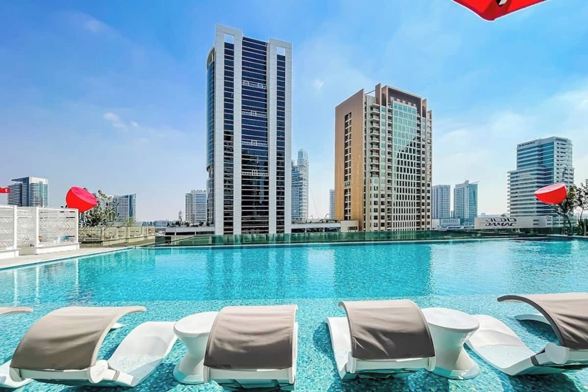 Outdoor pool, a heated pool