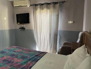 1 camera, ferro/asse da stiro, Wi-Fi, lenzuola