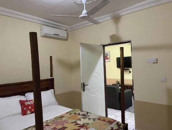 1 camera, ferro/asse da stiro, Wi-Fi, lenzuola