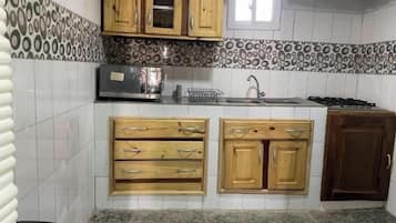 Frigorífico, horno y placa de cocina