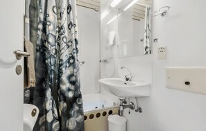 Shower - 1 bedroom gorgeous apartment in Nexø (Nexø)