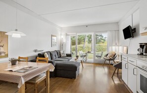 TV - 1 bedroom gorgeous apartment in Nexø (Nexø)