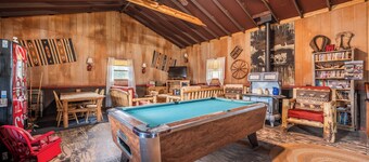 Bunkhouse East Cabin