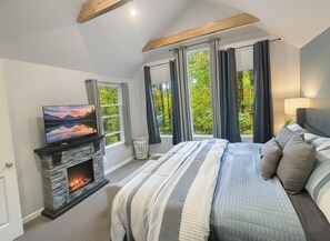 4 bedrooms, iron/ironing board, travel crib, free WiFi