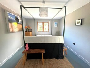 1 quarto, berço de viagem, Wi-Fi de cortesia, roupa de cama