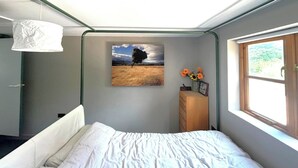 1 室のベッドルーム、旅行用ベビーベッド、WiFi (無料)、ベッドシーツ