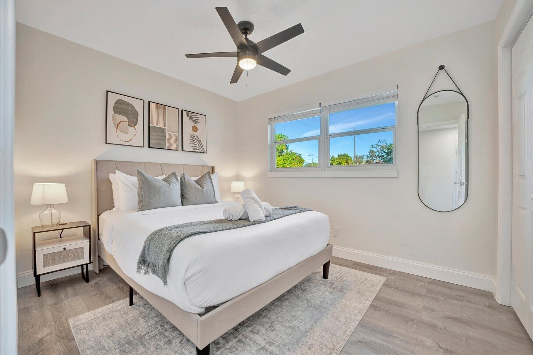 3 bedrooms, desk, iron/ironing board, travel cot