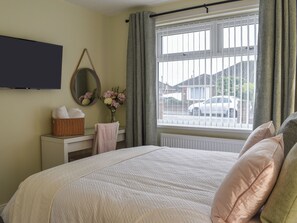 Unclassified image, 3 of 7, button - 3 bedroom accommodation in Thornton-Cleveleys, near Blackpool (Thornton-Cleveleys, near Blackpool)