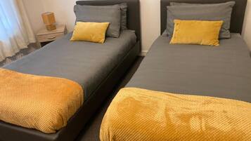 2 bedrooms, iron/ironing board, free WiFi, bed sheets