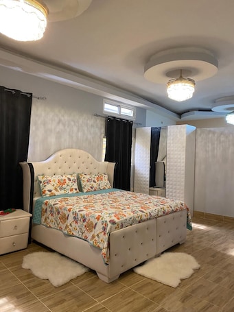 2 habitaciones, wifi y ropa de cama . Charming 2-bedroom apartment with WiFi and AC in welcoming Boca Chica