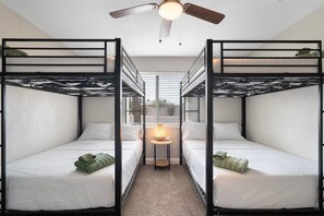 4 dormitorios, tabla de planchar con plancha, wifi y ropa de cama