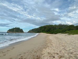 靠近海滩
