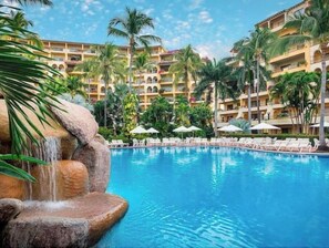 Outdoor pool - Regal 3bd PH with private pool in Beach Resort Spa (Marina Vallarta, Puerto Vallarta)