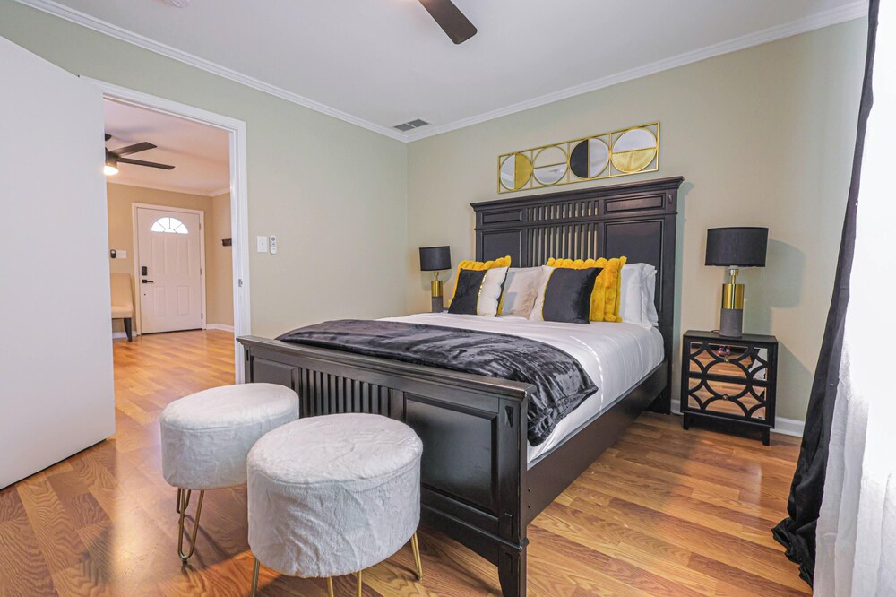 Charming 3bedroom house in East Point with AC, WiFi East Point Vrbo