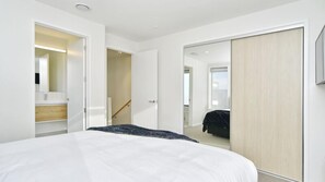 2 chambres, fer et planche à repasser, Wi-Fi gratuit, draps fournis