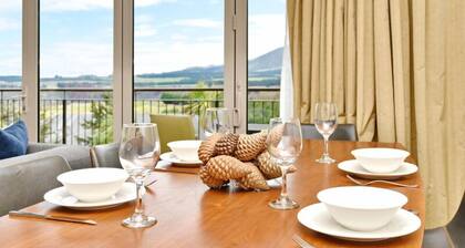 High Country Villa 250-Luxury Villa in Terrace Downs