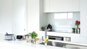 Fridge, microwave, oven, stovetop