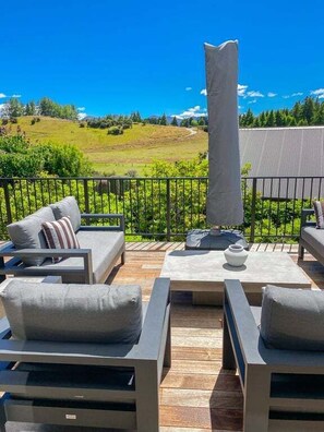 Unclassified image, 5 of 31, button - Rippon Lea - Wanaka-Relax and unwind, or set out on an adventure (Wanaka)