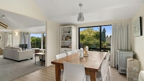 Interior - Rippon Lea - Wanaka-Relax and unwind, or set out on an adventure (Wanaka)