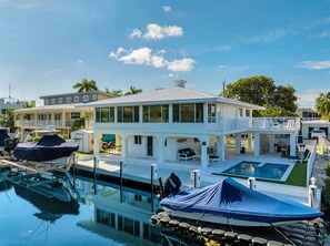 Exterior - Beautiful Pool Home Located in a Quiet Neighborhood (Long Key)