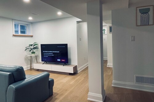 Cozy and Modern Place Near Local Attractions
