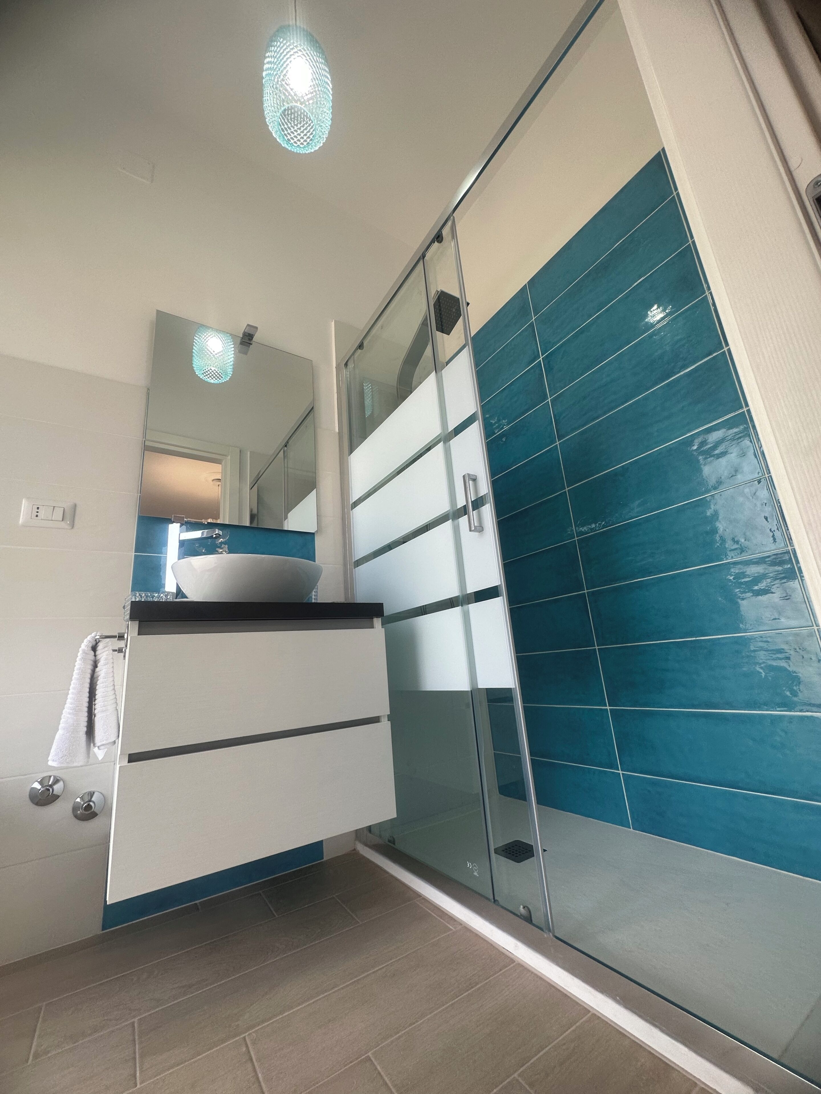 Camera Deluxe con letto matrimoniale o 2 letti singoli, vista giardino | Una scrivania, Wi-Fi gratuito