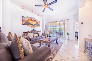 Smart TV, video games - 4bed pool /Hot tub,Game Room at Calabay Tower lake (Haines City)