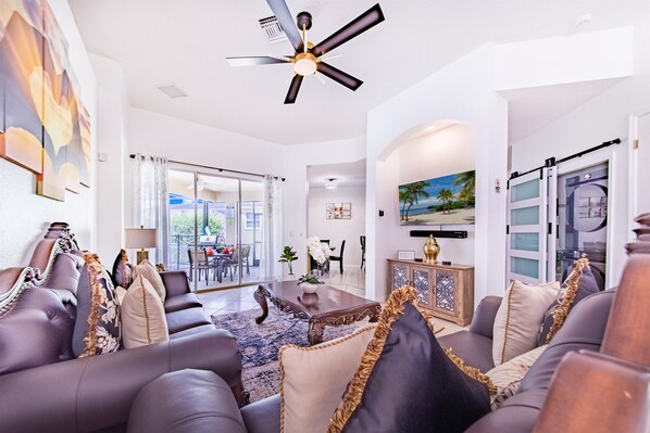 Smart TV, video games - 4bed pool /Hot tub,Game Room at Calabay Tower lake (Haines City)