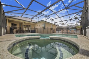 Indoor pool, a heated pool - 4bed pool /Hot tub,Game Room at Calabay Tower lake (Haines City)