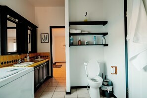 Dusche, Handtücher, Seife, Shampoo